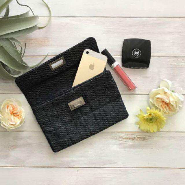 CHANEL(シャネル)のこー様専用 CHANEL クラッチ デニム ネイビー 2.55 マトラッセ レディースのバッグ(クラッチバッグ)の商品写真