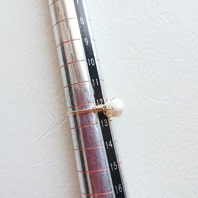 淡水パール ポテト型 14kgf ワイヤーリング 12号✳️華奢 重ね付け ハンドメイドのアクセサリー(リング)の商品写真