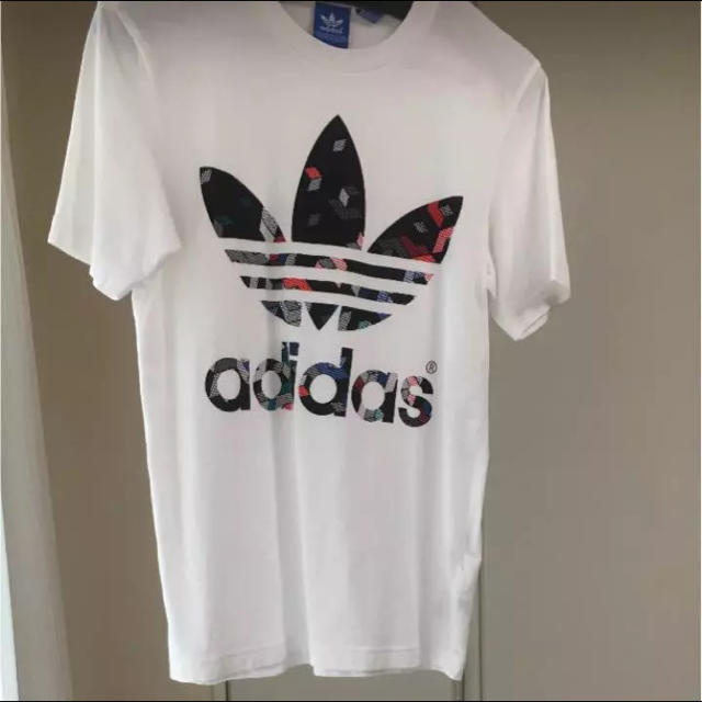 adidas(アディダス)のアディダス ♡ tシャツ レディースのトップス(Tシャツ(半袖/袖なし))の商品写真