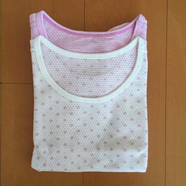 UNIQLO(ユニクロ)の新品ユニクロメッシュインナーT100☆2枚 キッズ/ベビー/マタニティのキッズ服女の子用(90cm~)(下着)の商品写真