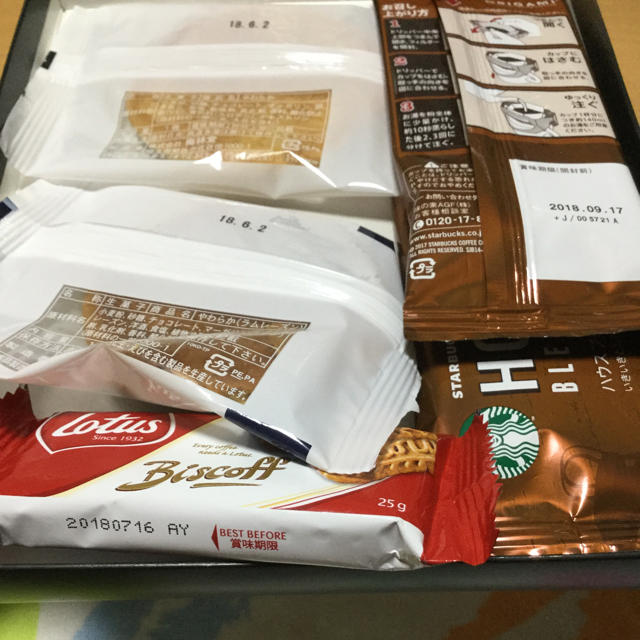 Starbucks Coffee(スターバックスコーヒー)のスタバ☆コーヒー2袋☆生サブレetc…お菓子☆計５点 食品/飲料/酒の食品(菓子/デザート)の商品写真