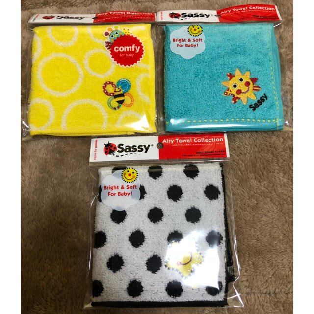 Sassy(サッシー)のSassy ハンカチ 3個セット 未使用品 レディースのファッション小物(ハンカチ)の商品写真