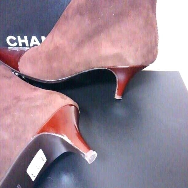 CHANEL(シャネル)のシャネルスエードブーツ本物正規品！ レディースの靴/シューズ(ブーツ)の商品写真