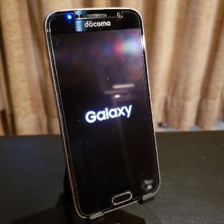 サムスン(SAMSUNG)のdocomo galaxy s6  【美品】(スマートフォン本体)