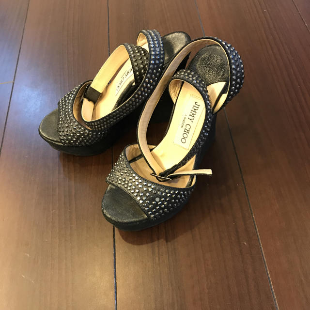 JIMMY CHOO(ジミーチュウ)のJIMMY CHOOラインストーンサンダル レディースの靴/シューズ(サンダル)の商品写真