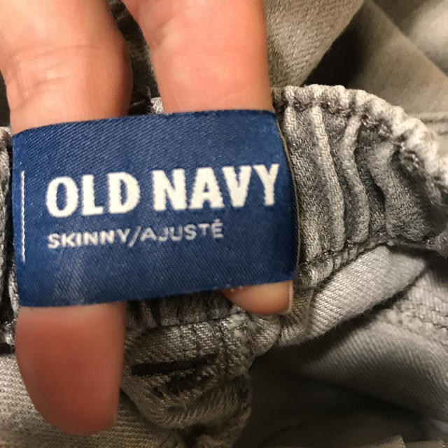 Old Navy(オールドネイビー)のOLDNAVY グレー パンツ キッズ/ベビー/マタニティのキッズ服男の子用(90cm~)(パンツ/スパッツ)の商品写真