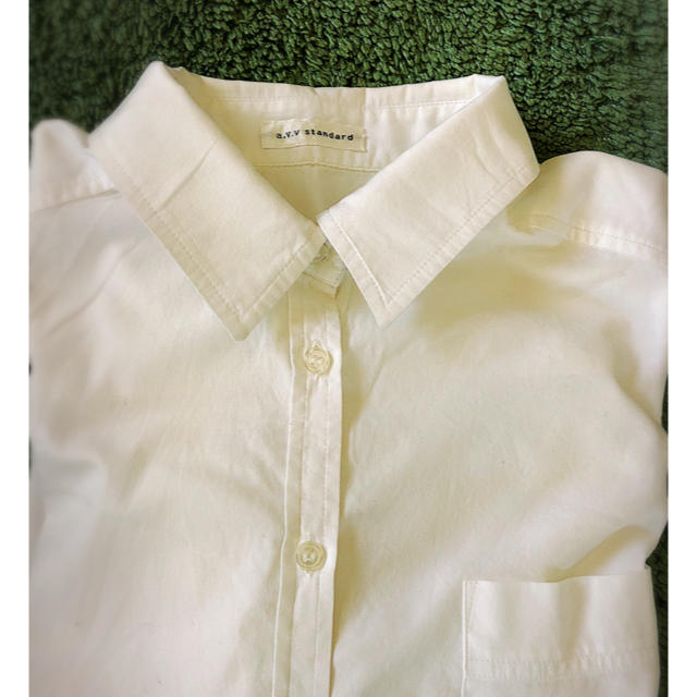 a.v.v(アーヴェヴェ)のホワイトシャツ レディースのトップス(シャツ/ブラウス(長袖/七分))の商品写真