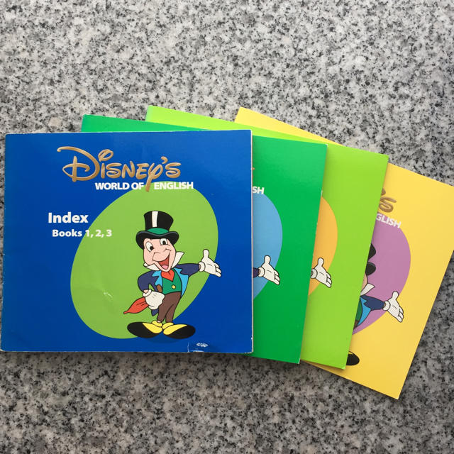 Disney(ディズニー)のdwe メインプログラムCD35枚 キッズ/ベビー/マタニティのおもちゃ(知育玩具)の商品写真