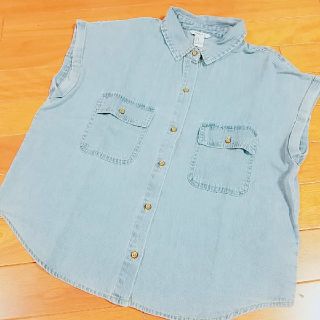 フォーエバートゥエンティーワン(FOREVER 21)のF21♡デニムシャツ 新品未使用(シャツ/ブラウス(半袖/袖なし))