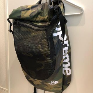 シュプリーム(Supreme)のうちゅう様専用   ×ノースフェイス バックパック グリーンカモ(バッグパック/リュック)