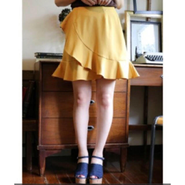 dazzlin(ダズリン)のイエロー💓フリルスカート レディースのスカート(ミニスカート)の商品写真