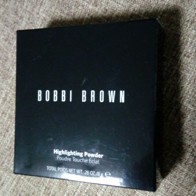 BOBBI BROWN(ボビイブラウン)のchiemama様専用です　ボビー・ブラウン　ハイライト コスメ/美容のベースメイク/化粧品(フェイスカラー)の商品写真