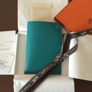 エルメス(Hermes)のエルメス  パスポートケース  PM  ヴォーエプソン(旅行用品)