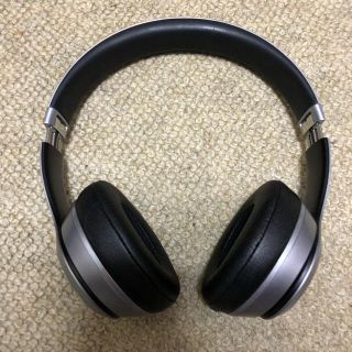 ビーツバイドクタードレ(Beats by Dr Dre)の最終値下げ beats solo2 wireless ヘッドホン グレー(ヘッドフォン/イヤフォン)