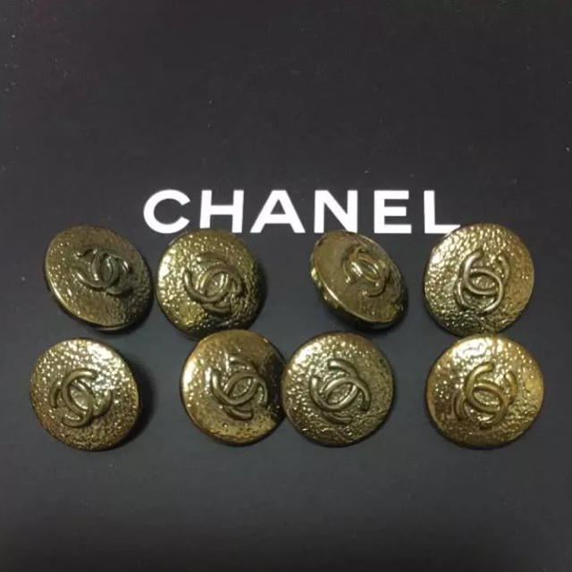 CHANEL(シャネル)のCHANEL ボタン ハンドメイドの素材/材料(各種パーツ)の商品写真