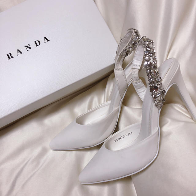 RANDA(ランダ)のRANDA♡ビジューパンプス 未使用品 レディースの靴/シューズ(ハイヒール/パンプス)の商品写真