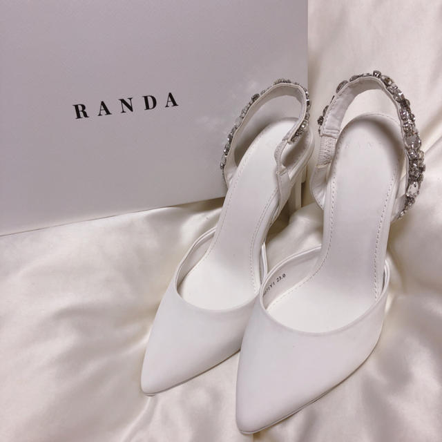 RANDA(ランダ)のRANDA♡ビジューパンプス 未使用品 レディースの靴/シューズ(ハイヒール/パンプス)の商品写真