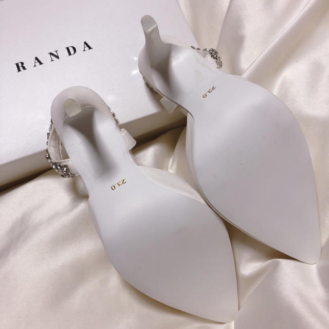 RANDA(ランダ)のRANDA♡ビジューパンプス 未使用品 レディースの靴/シューズ(ハイヒール/パンプス)の商品写真