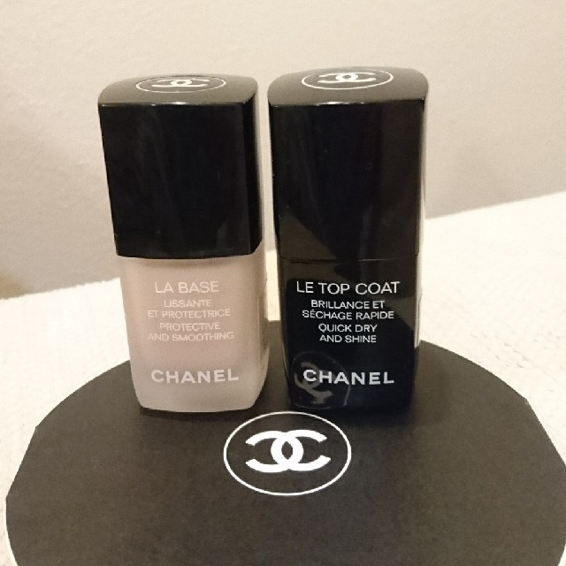 CHANEL(シャネル)のCHANEL ネイル トップコート&ベースコート 2本セット コスメ/美容のネイル(ネイルトップコート/ベースコート)の商品写真