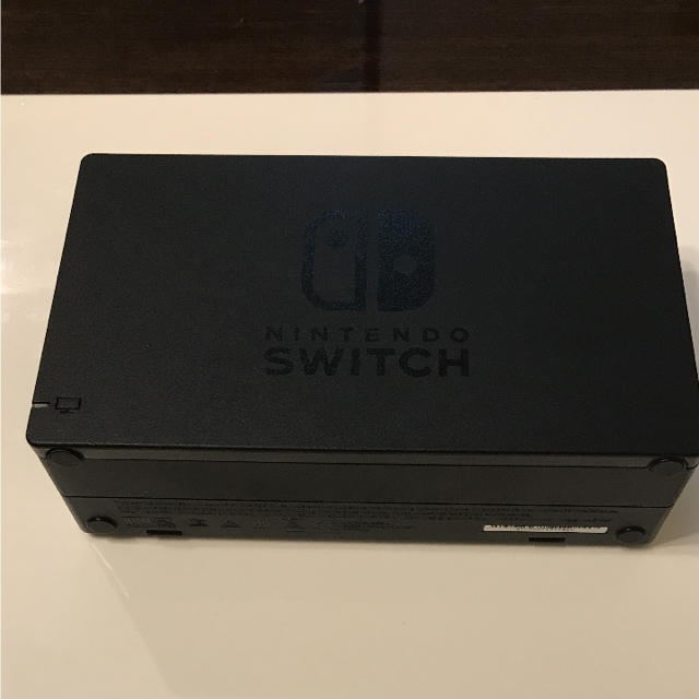 Nintendo Switch(ニンテンドースイッチ)の美品 任天堂 SWITCH ドッグ ACアダプター HDMIケーブル セット エンタメ/ホビーのゲームソフト/ゲーム機本体(家庭用ゲーム機本体)の商品写真