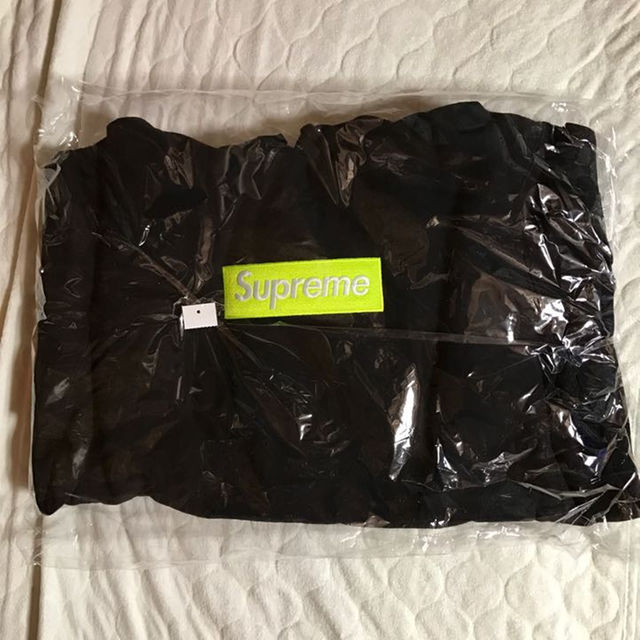 Supreme(シュプリーム)のsupreme Box Logo Hooded Sweatshirt S 黒 メンズのトップス(パーカー)の商品写真