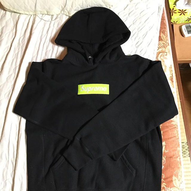 Supreme(シュプリーム)のsupreme Box Logo Hooded Sweatshirt S 黒 メンズのトップス(パーカー)の商品写真