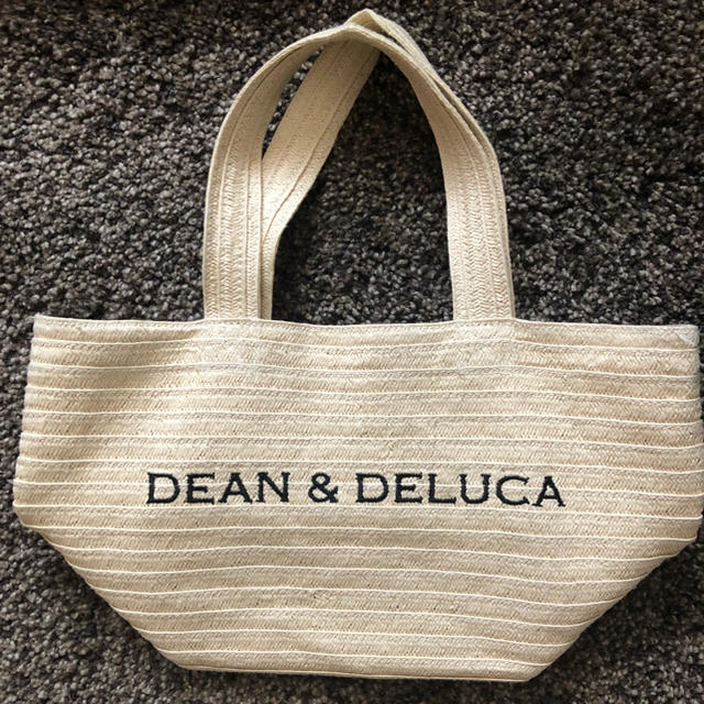 DEAN & DELUCA(ディーンアンドデルーカ)のDEAN&DELUCA トートバッグ ストロー素材 限定品 レディースのバッグ(かごバッグ/ストローバッグ)の商品写真