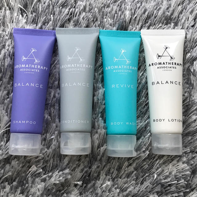 AROMATHERAPY ASSOCIATES(アロマセラピーアソシエイツ)の【AROMATHERAPY ASSOCIATES】トラベルセット コスメ/美容のヘアケア/スタイリング(シャンプー)の商品写真