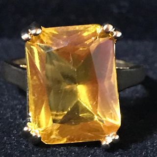 新品✨難あり💦ボリュームイエロートパーズ💍スクエアカット20号(リング(指輪))