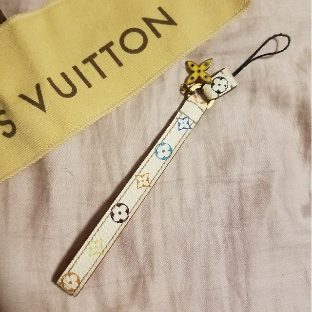 LOUIS VUITTON(ルイヴィトン)のLouis Vuitton ストラップ　白 スマホ/家電/カメラのスマホアクセサリー(ストラップ/イヤホンジャック)の商品写真