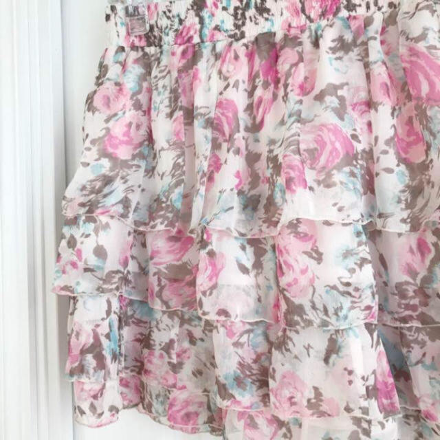 L'EST ROSE(レストローズ)のレストローズ♡薔薇柄キュロットスカート レディースのパンツ(キュロット)の商品写真