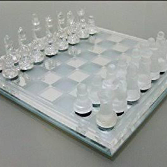【新品・送料込】チェスセット star glass chess set エンタメ/ホビーのテーブルゲーム/ホビー(オセロ/チェス)の商品写真