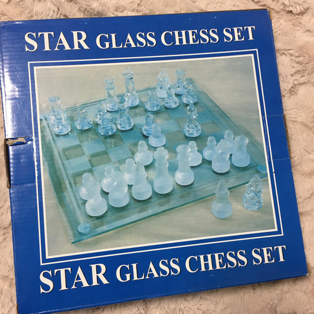 【新品・送料込】チェスセット star glass chess set エンタメ/ホビーのテーブルゲーム/ホビー(オセロ/チェス)の商品写真