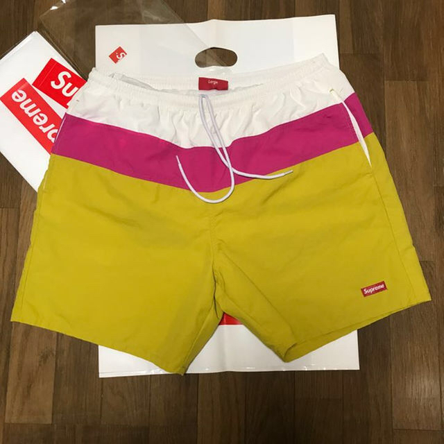 Supreme(シュプリーム)の【L】Split Logo Water Short Supreme メンズの水着/浴衣(水着)の商品写真