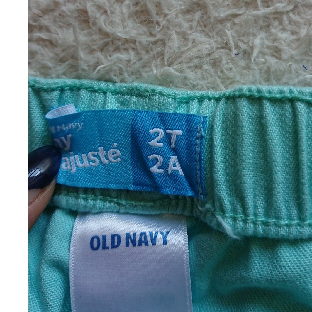 Old Navy(オールドネイビー)の【ハル様専用】OLD NAVY カラーパンツ(2T) キッズ/ベビー/マタニティのベビー服(~85cm)(パンツ)の商品写真