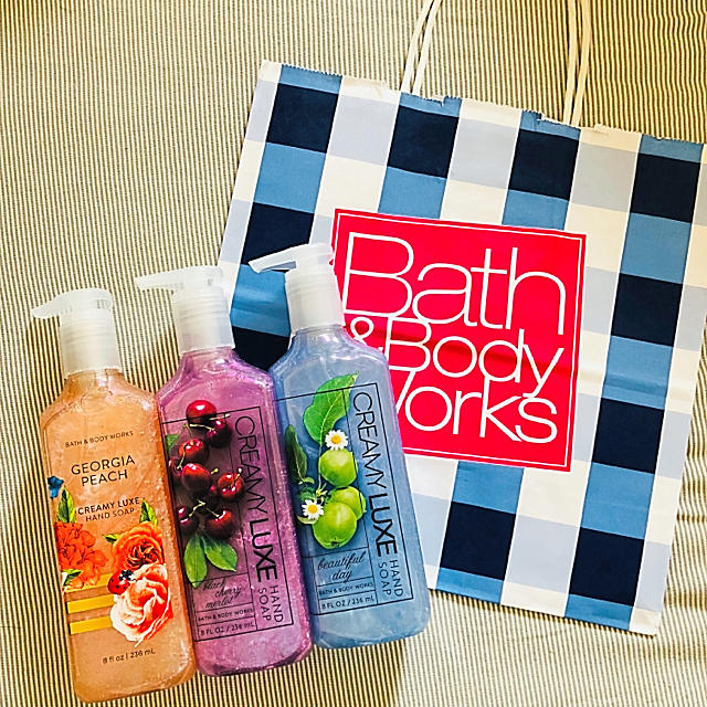 Bath & Body Works(バスアンドボディーワークス)の【送料無料】最新作 バス&ボディワークス ハンドソープ 新品 3本 コスメ/美容のボディケア(ボディソープ/石鹸)の商品写真