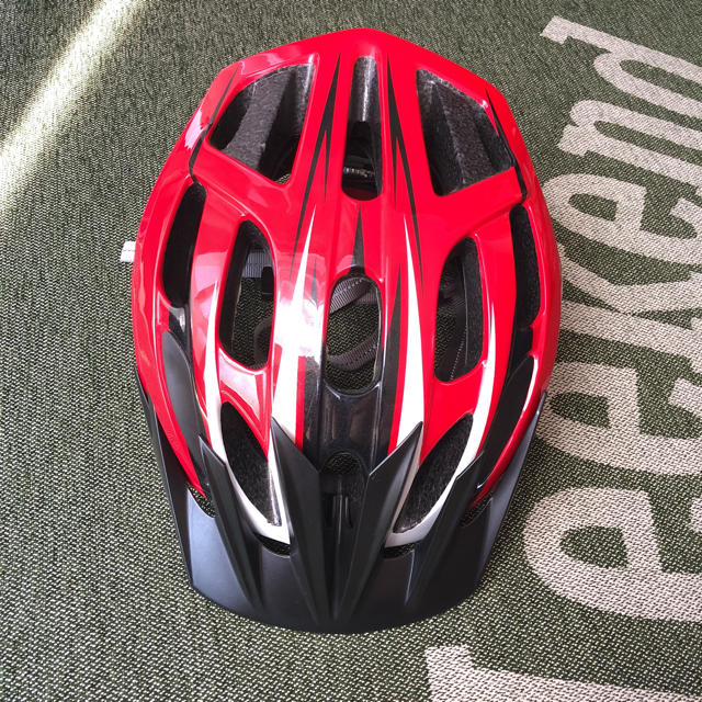 Specialized(スペシャライズド)のヘルメット スポーツ/アウトドアの自転車(ウエア)の商品写真