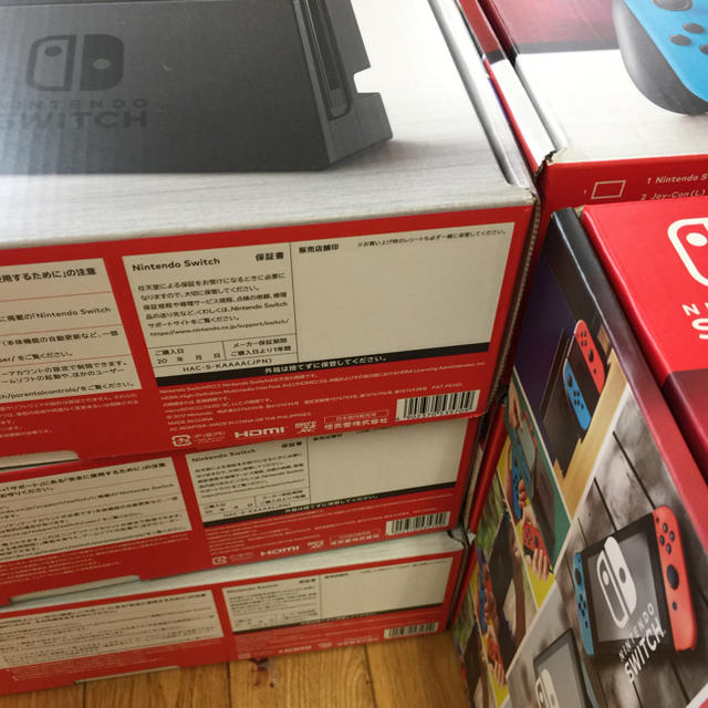 Nintendo Switch(ニンテンドースイッチ)の即日発送 新品未開封 ニンテンドースイッチ 10台セット エンタメ/ホビーのゲームソフト/ゲーム機本体(携帯用ゲーム機本体)の商品写真