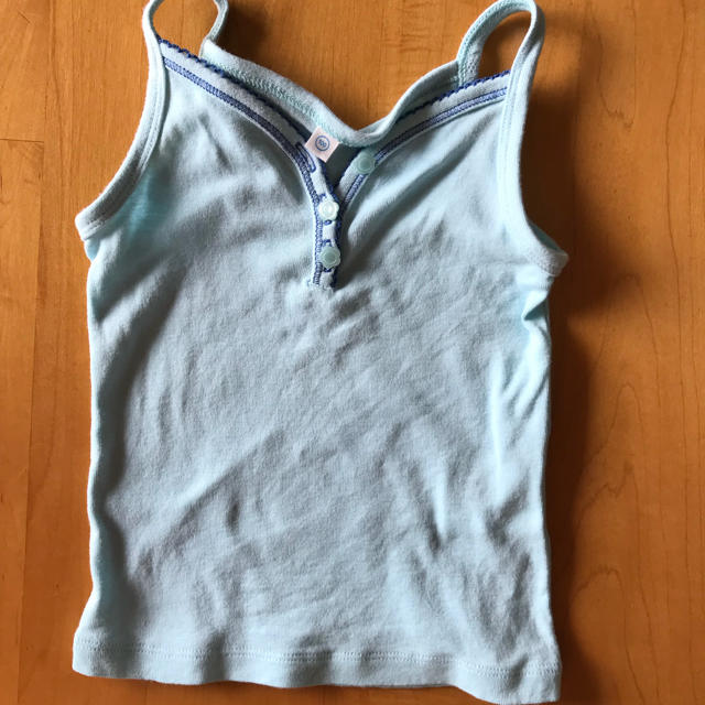 UNIQLO(ユニクロ)のUNIQLO キャミ  100   156 キッズ/ベビー/マタニティのキッズ服女の子用(90cm~)(Tシャツ/カットソー)の商品写真