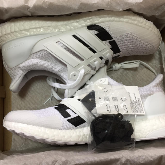 UNDEFEATED(アンディフィーテッド)の☆UNDEFEATED × adidas ultra boost White☆ メンズの靴/シューズ(スニーカー)の商品写真