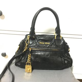 ミュウミュウ(miumiu)の☆miumiu ミュウミュウ ナッパチャーム 2way ショルダーバッグ☆(ショルダーバッグ)