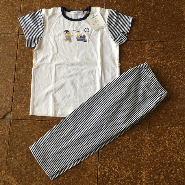 familiar(ファミリア)のfamiliar 半袖パジャマ  新品未使用 キッズ/ベビー/マタニティのキッズ服男の子用(90cm~)(パジャマ)の商品写真