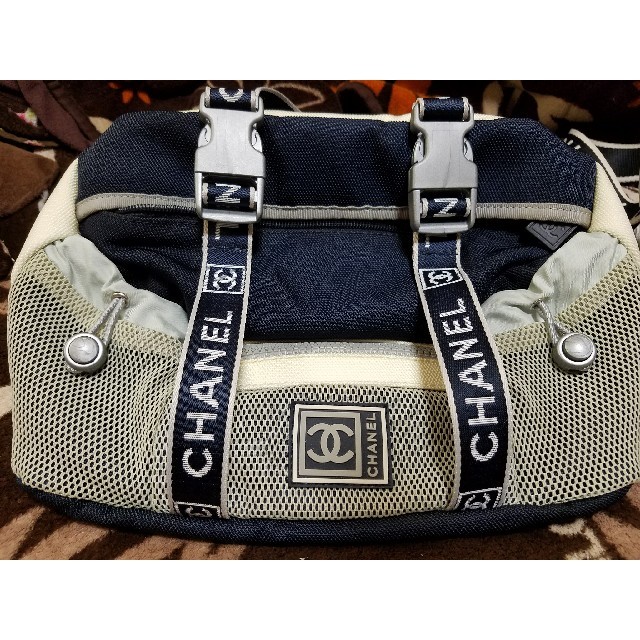 CHANEL(シャネル)のCHANEL★ウエストバック レディースのバッグ(ボディバッグ/ウエストポーチ)の商品写真