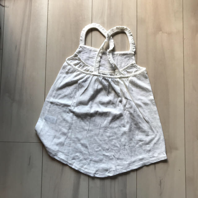 babyGAP(ベビーギャップ)の☆新品未使用☆GAP刺繍キャミソール110 キッズ/ベビー/マタニティのキッズ服女の子用(90cm~)(Tシャツ/カットソー)の商品写真