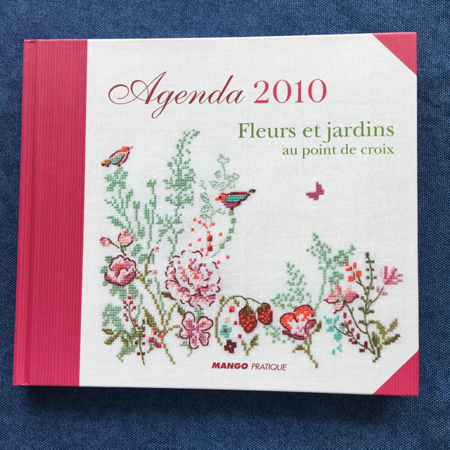 MANGO - Agenda 2010 クロスステッチ 図案 洋書の通販 by Lana's MANGO - Agenda 2010 クロスステッチ 図案 洋書の通販 by Lana's