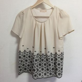 グラスライン(Glass Line)の刺繍入り ブラウス★ GLASS LINE ★ Mサイズ(シャツ/ブラウス(半袖/袖なし))