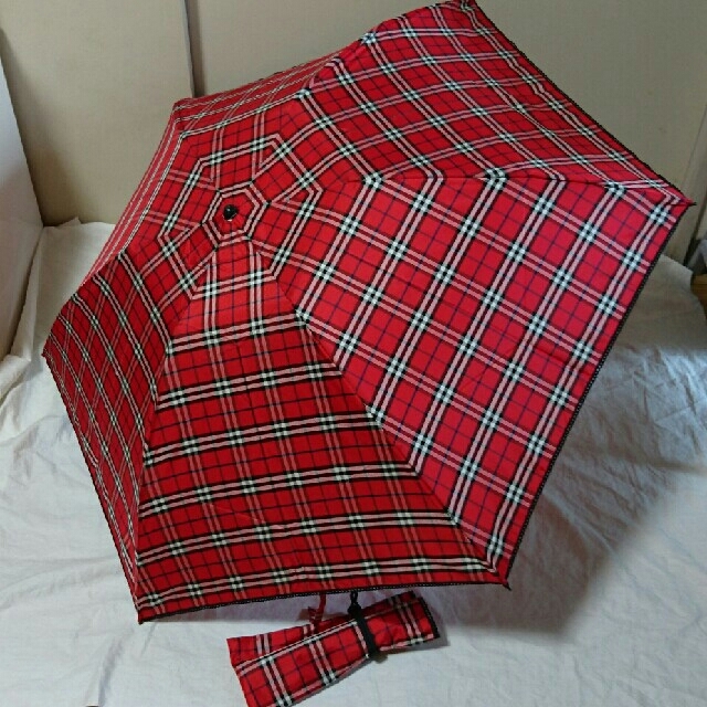 BURBERRY - バーバリー 雨傘 折りたたみ傘 赤 ノバチェック きれいめの通販 by うーたん's shop｜バーバリーならラクマ