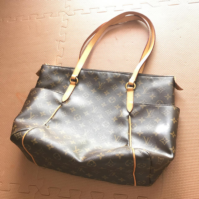 LOUIS VUITTON(ルイヴィトン)のルイヴィトン トータリーバック モノグラム レディースのバッグ(トートバッグ)の商品写真