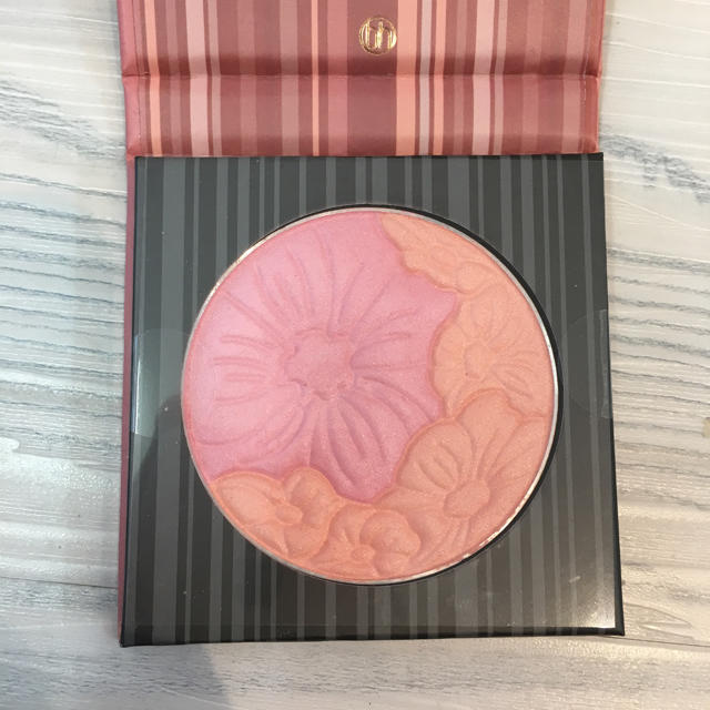 bhcosmetic FLORAL BLUSH コスメ/美容のベースメイク/化粧品(チーク)の商品写真