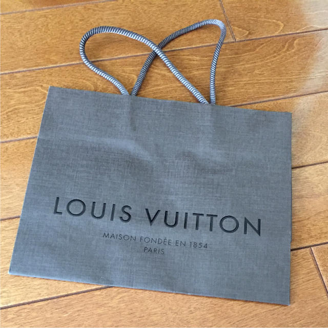 LOUIS VUITTON(ルイヴィトン)のルイヴィトン 紙袋 レディースのバッグ(ショップ袋)の商品写真